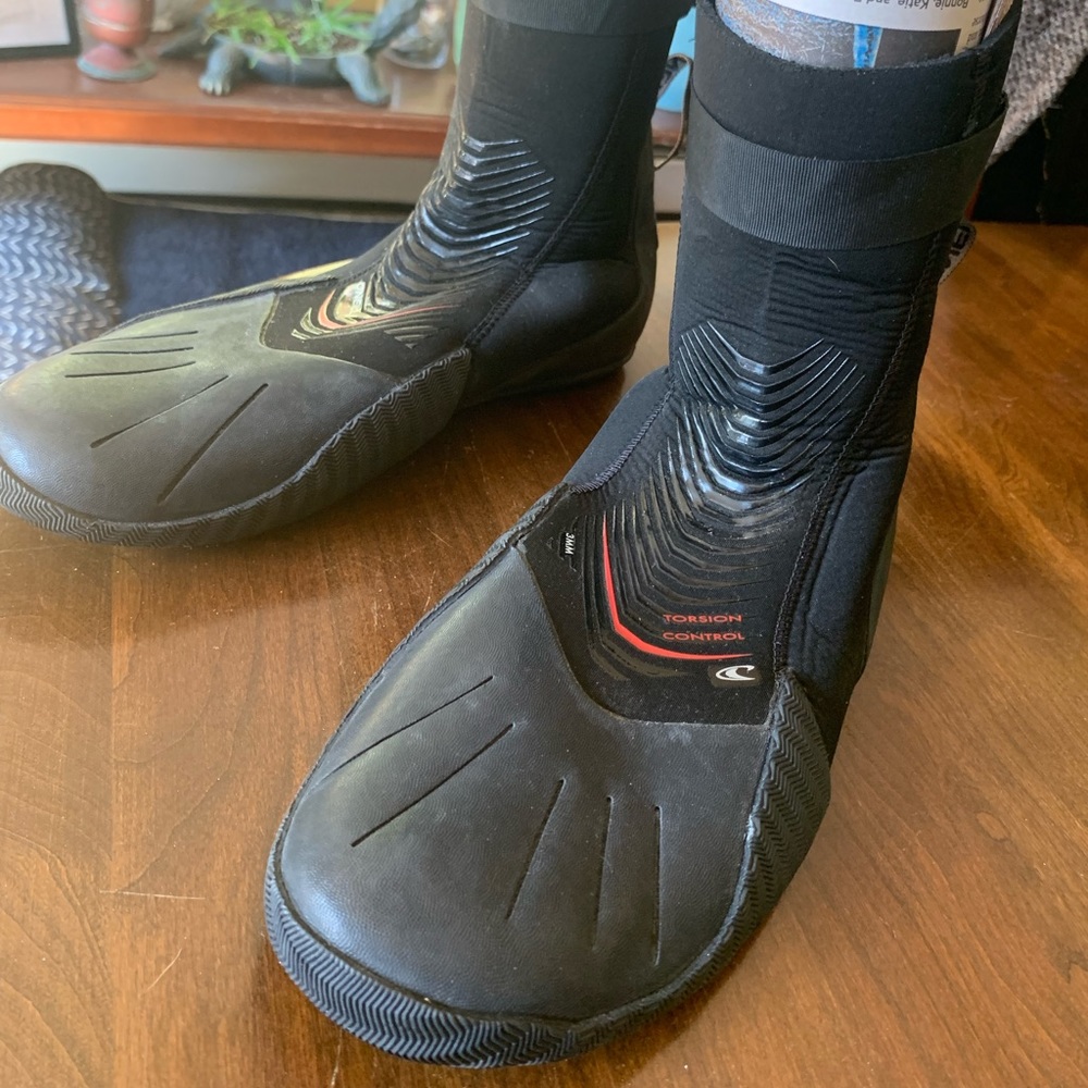 O’Neil Heat Series 3mm surf booties. Mens size 12.